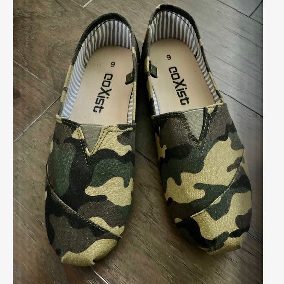 Camo Flats - Picture 2 of 4